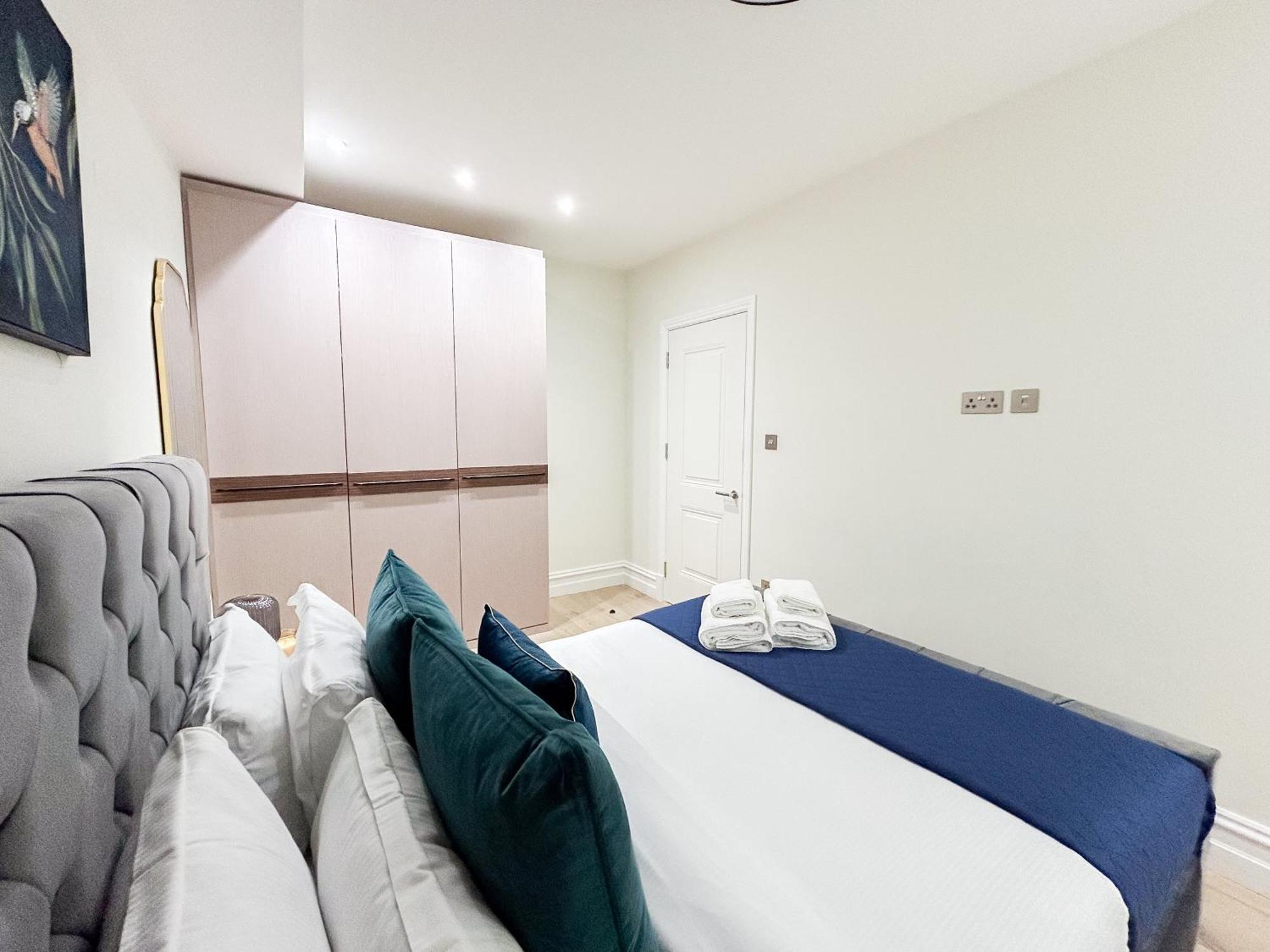 The Perfect City Escape For Your Next Vacation Лондон Екстериор снимка